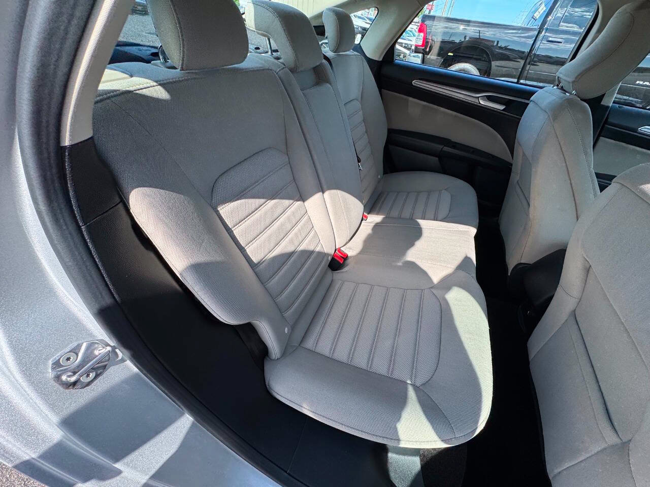 Used 2018 Ford Fusion S FWD image 17