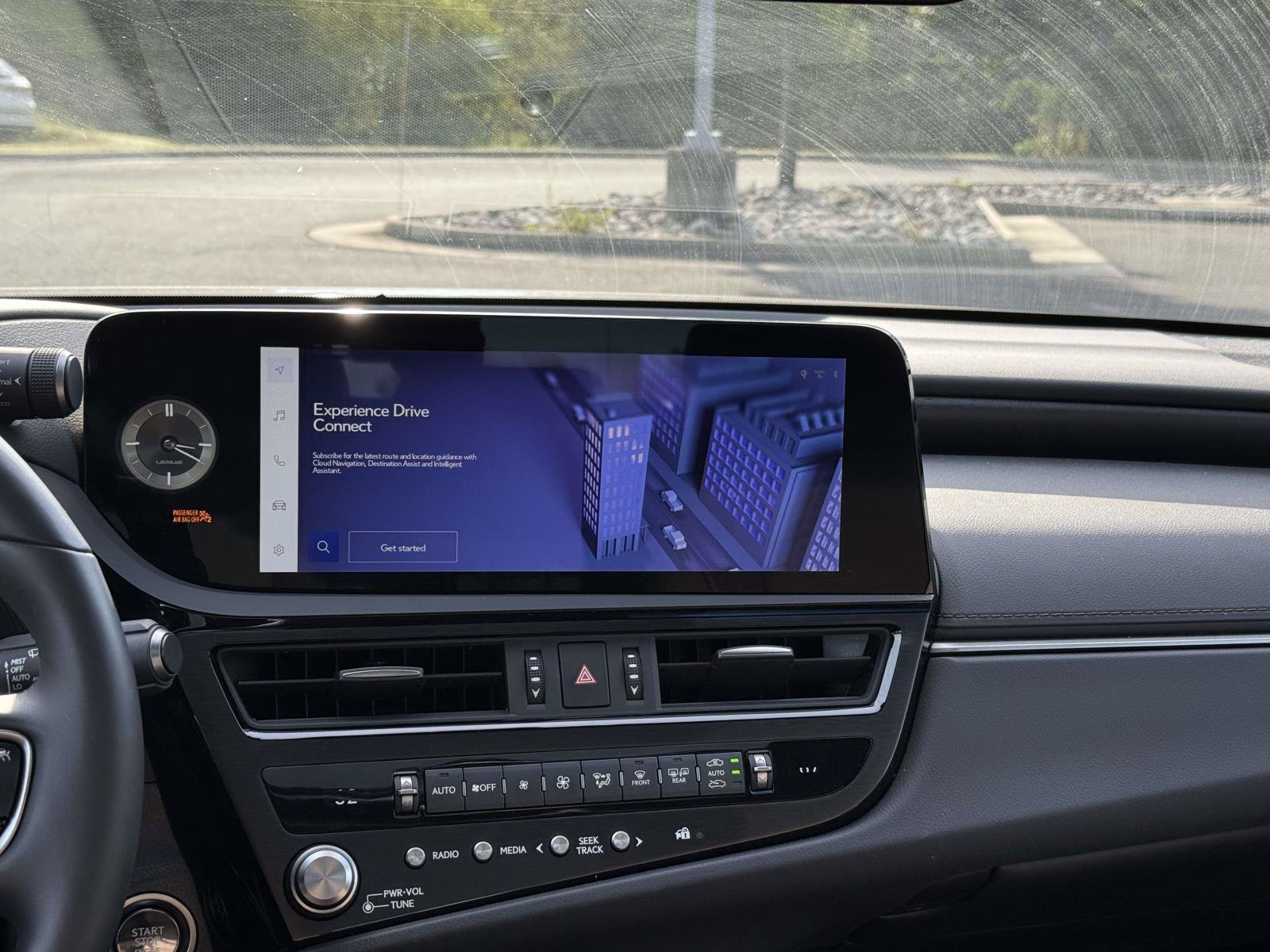 Used 2025 Lexus ES 350 w/ Premium Package FWD image 10