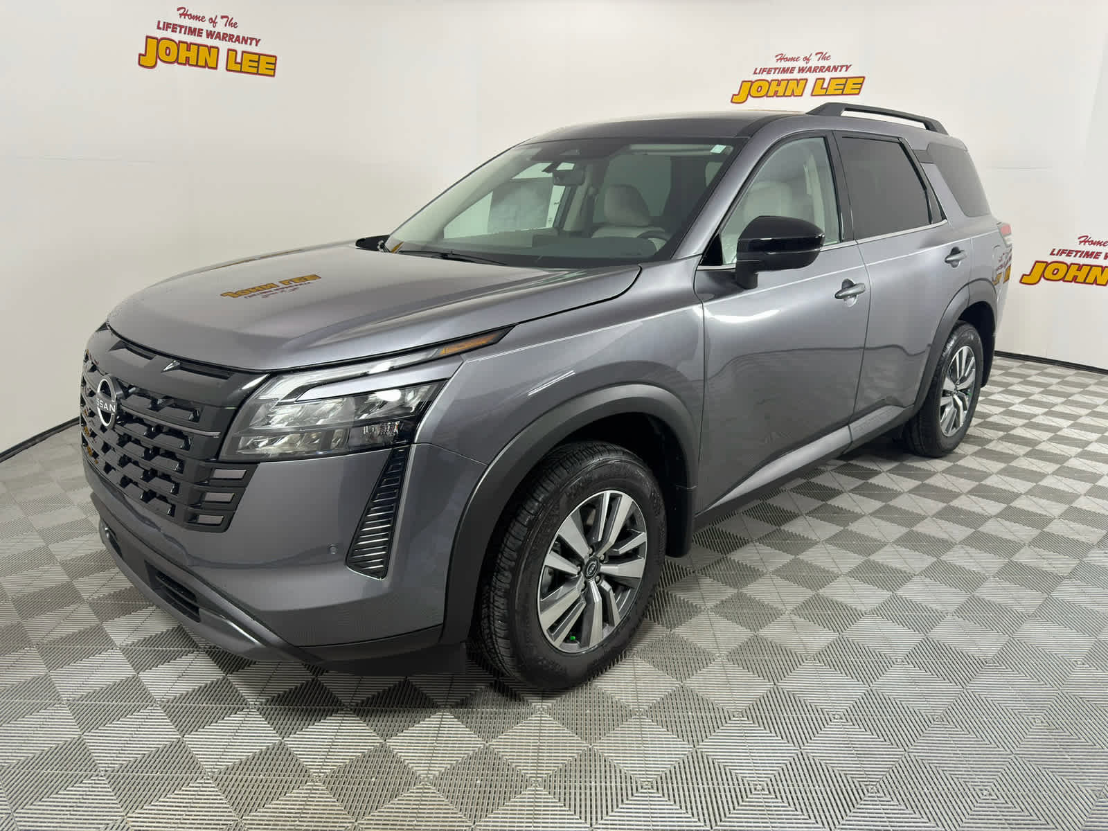 New 2026 Nissan Pathfinder SL image 1