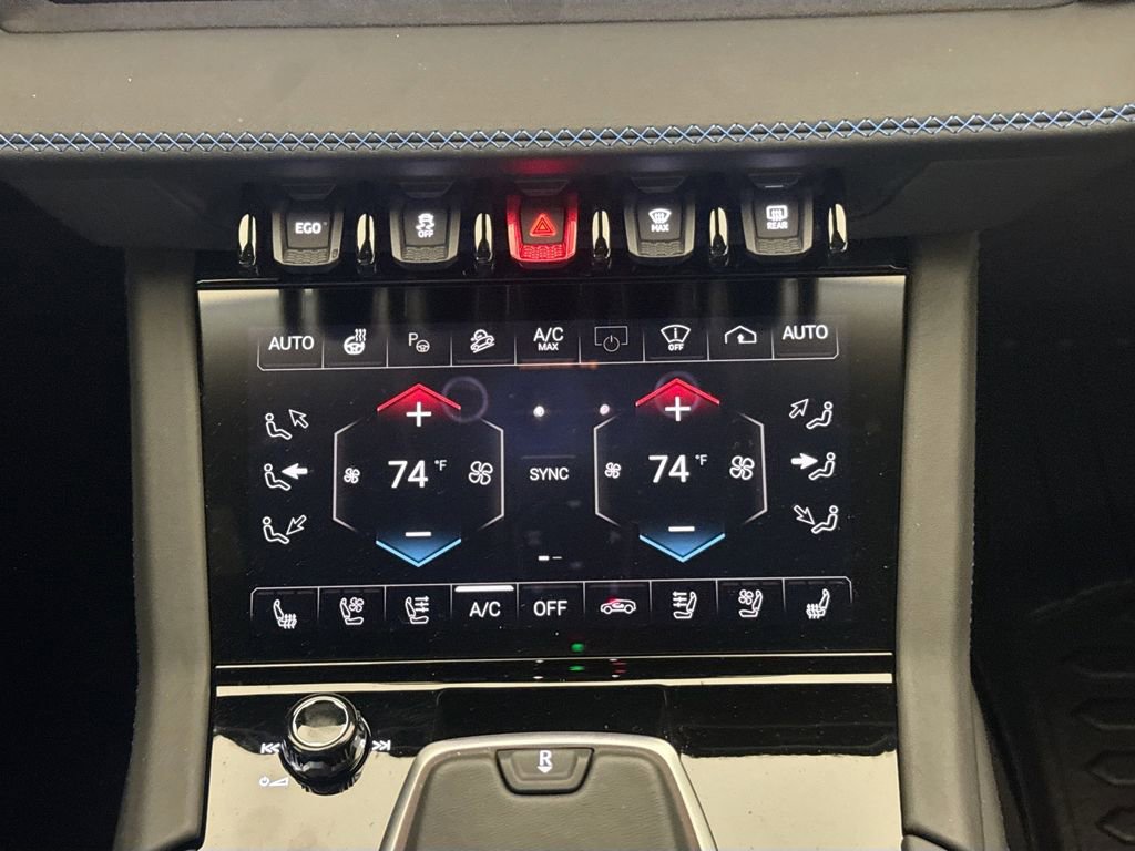 Used 2025 Lamborghini Urus SE image 16