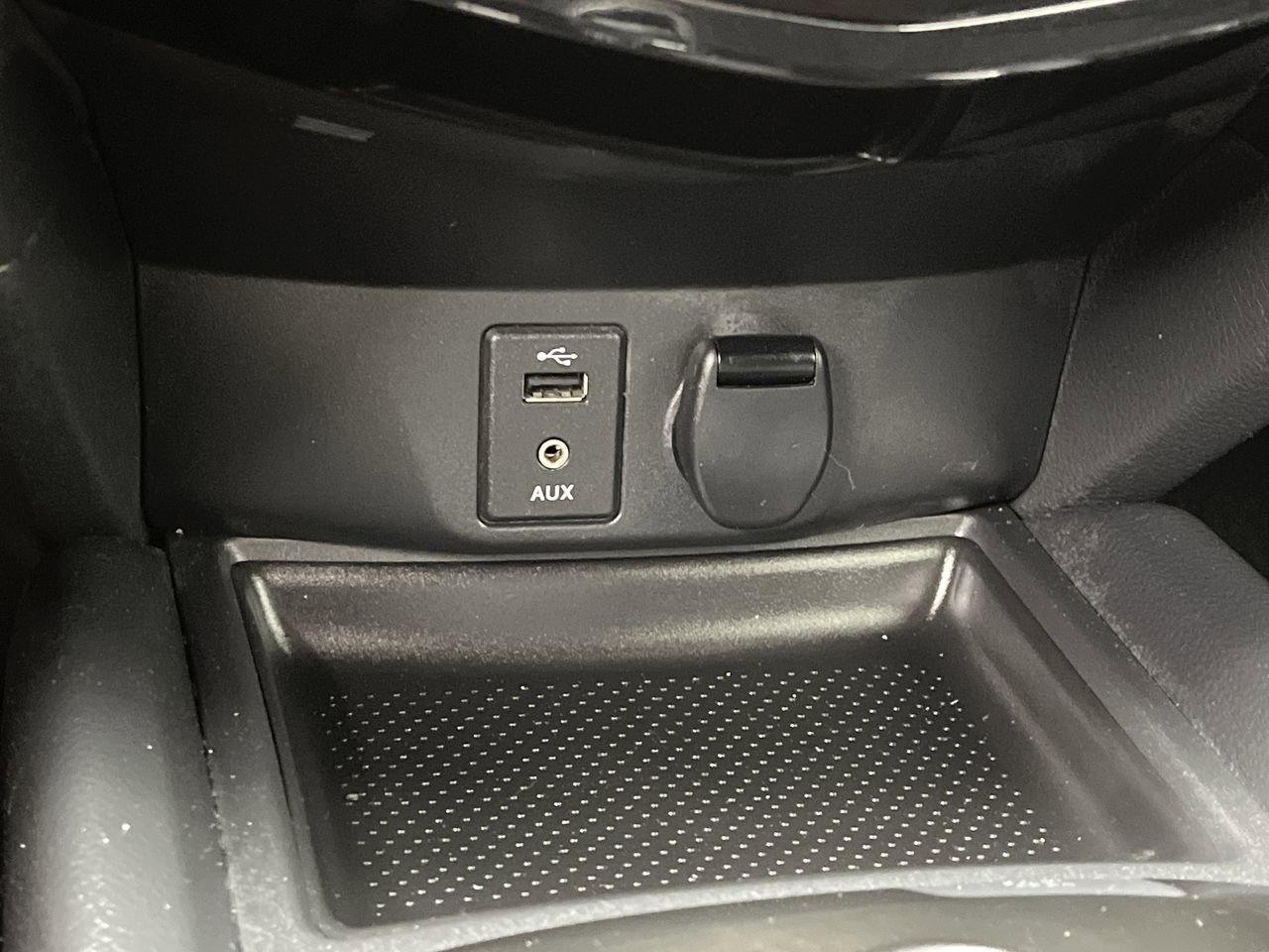 Used 2016 Nissan Rogue SV AWD/4WD image 18