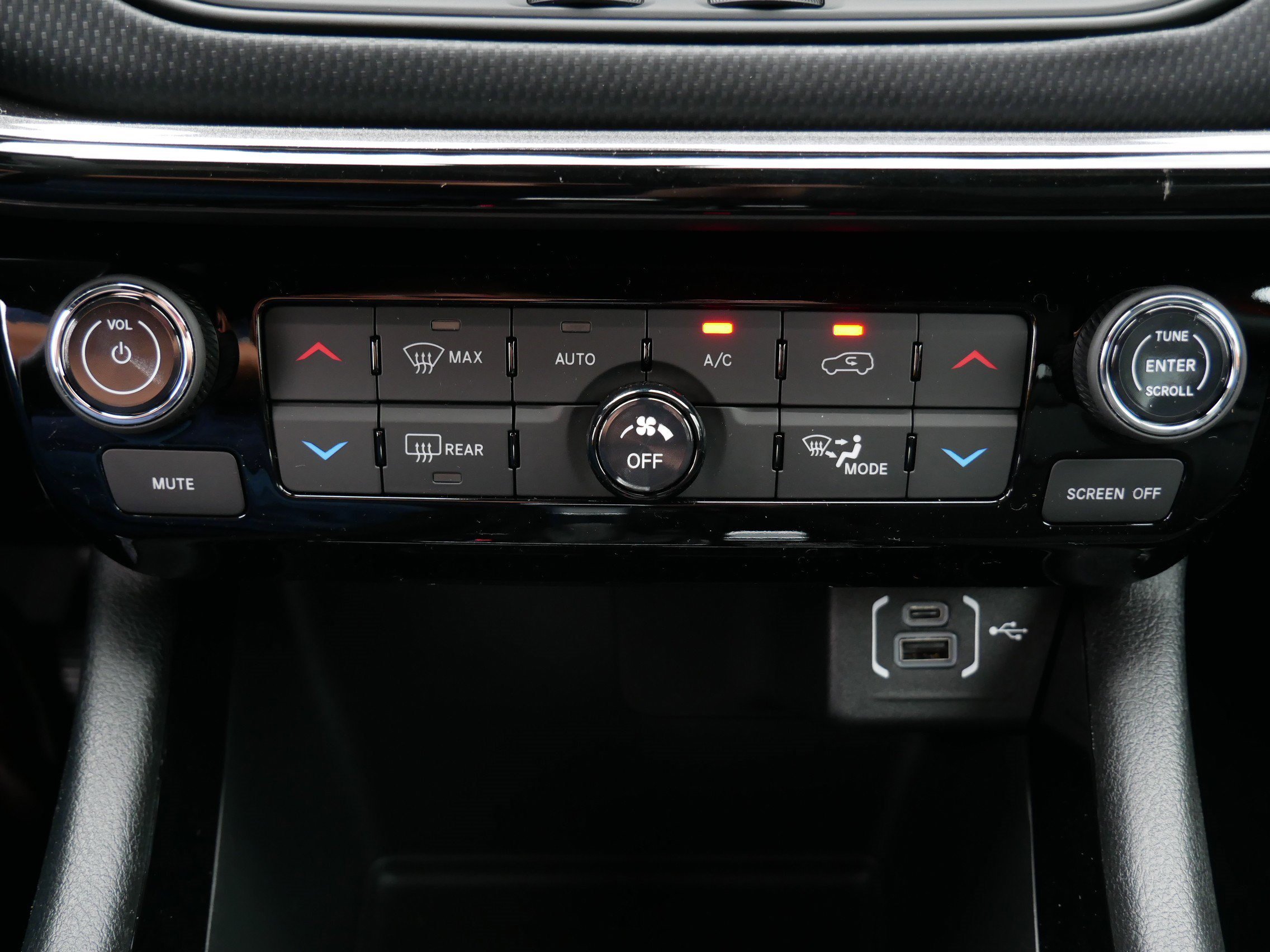 New 2026 Jeep Compass Latitude AWD/4WD image 18
