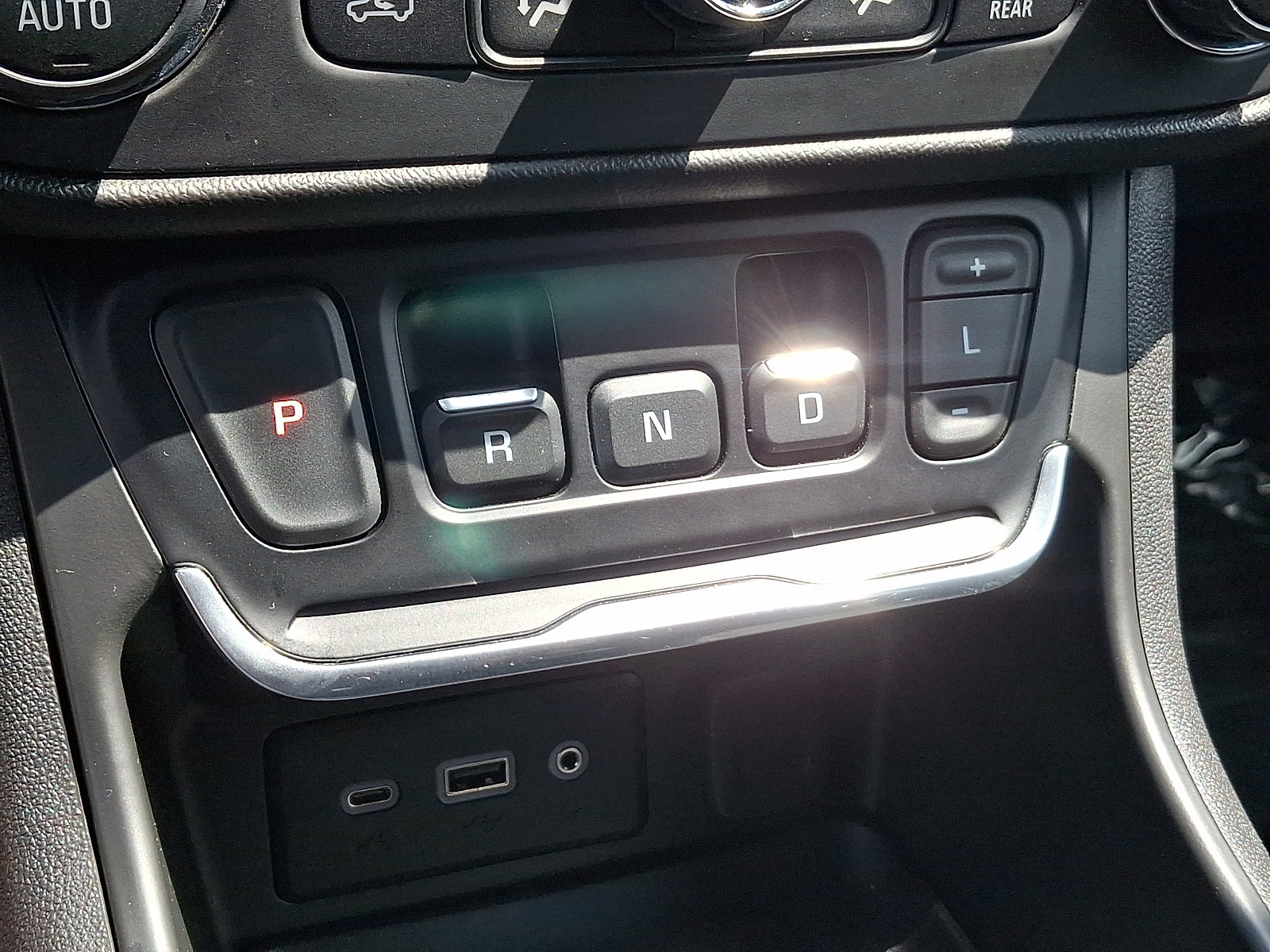 Used 2021 GMC Terrain SLE w/ Driver Convenience Package AWD/4WD image 18
