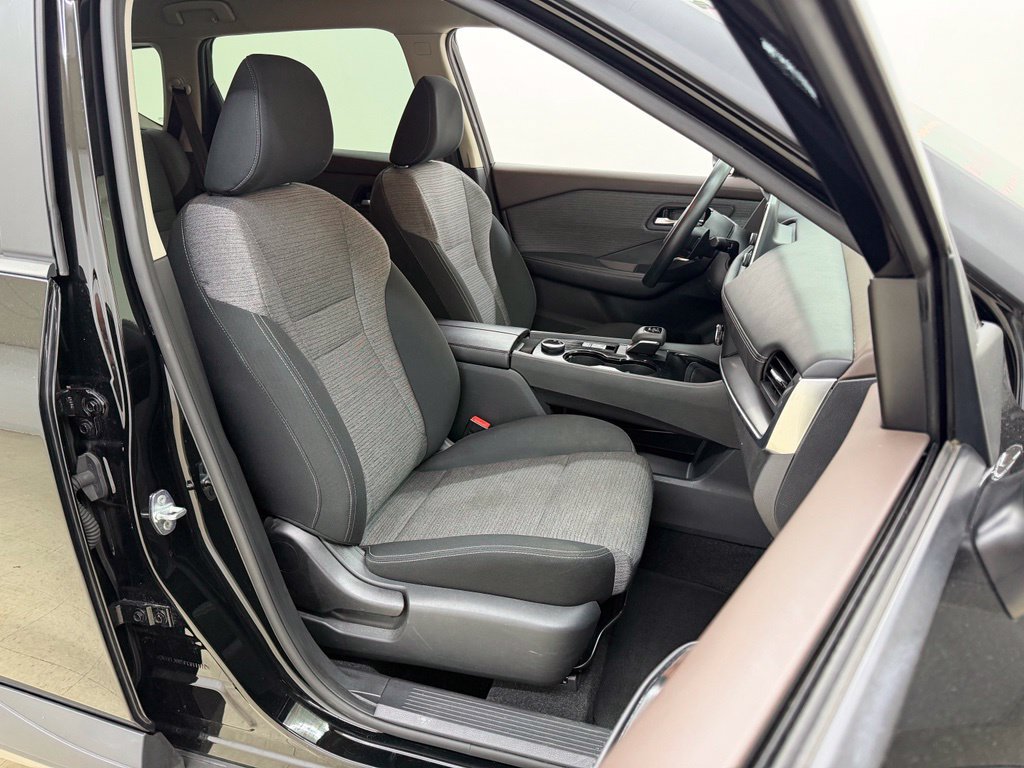 Used 2023 Nissan Rogue SV AWD/4WD image 11