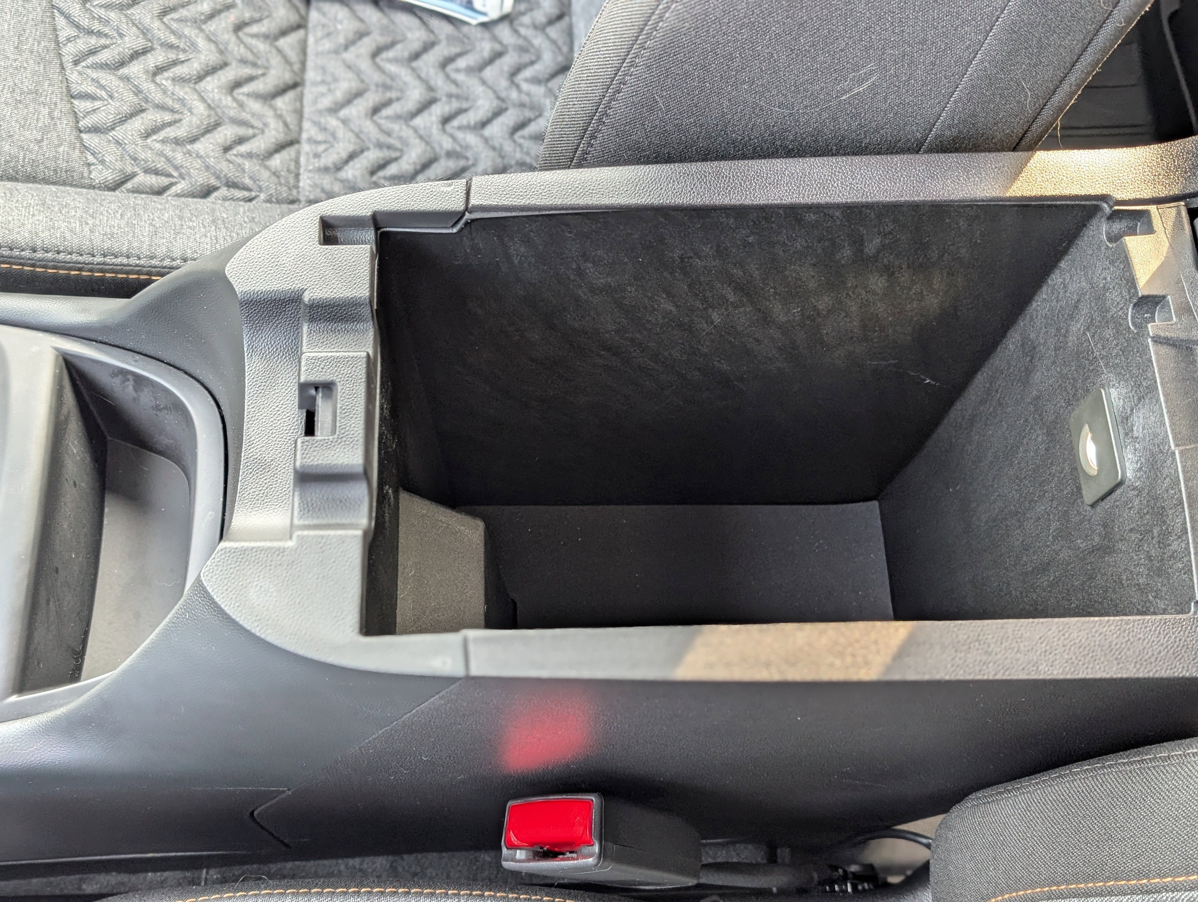 Used 2024 Chevrolet Equinox LT w/ LPO, Floor Liner Package image 24