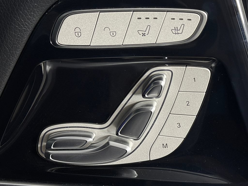 Used 2021 Mercedes-Benz G 63 AMG 4MATIC w/ Seat Comfort Package image 34