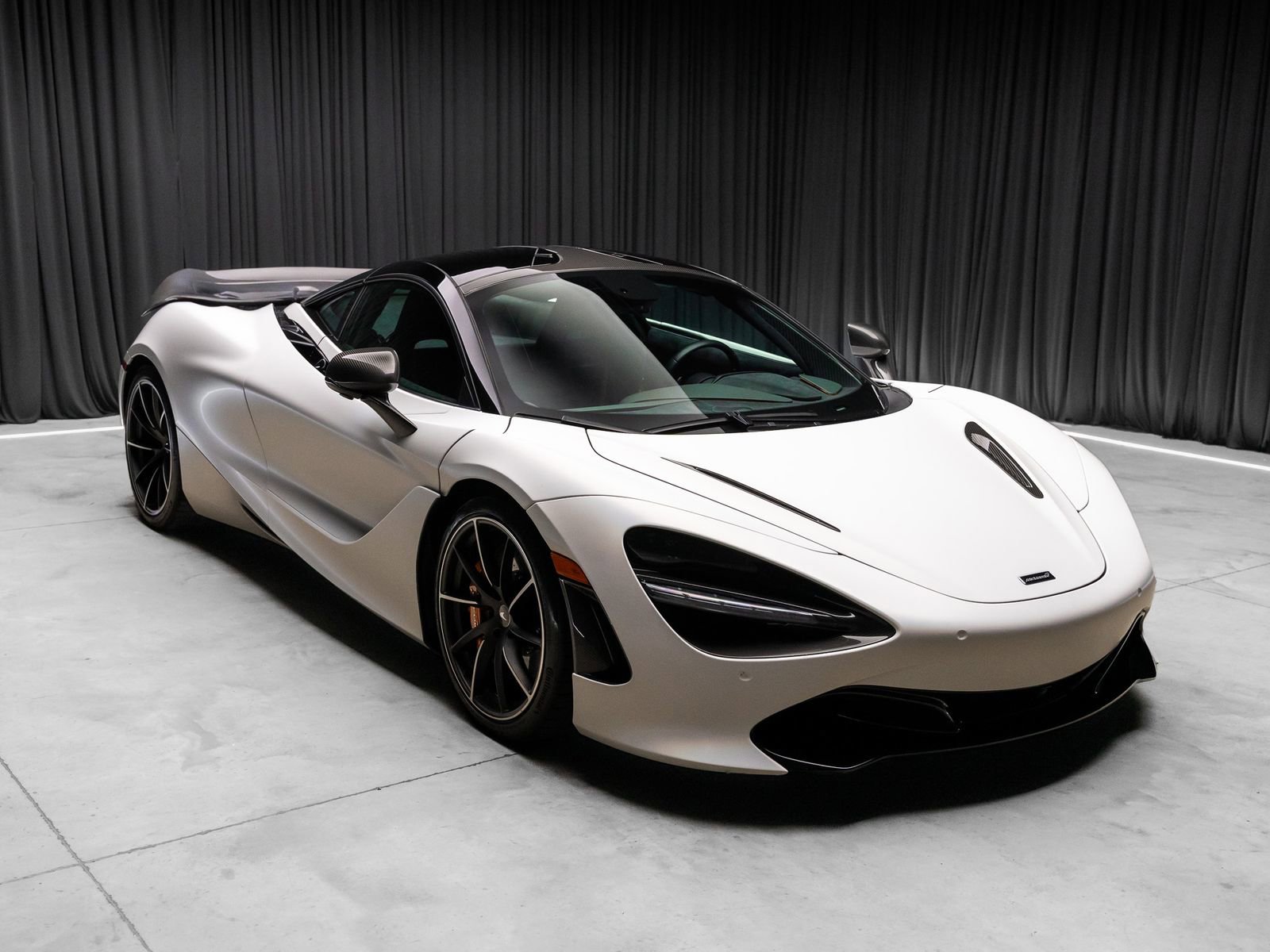 Used 2021 McLaren 720S Luxury RWD image 2