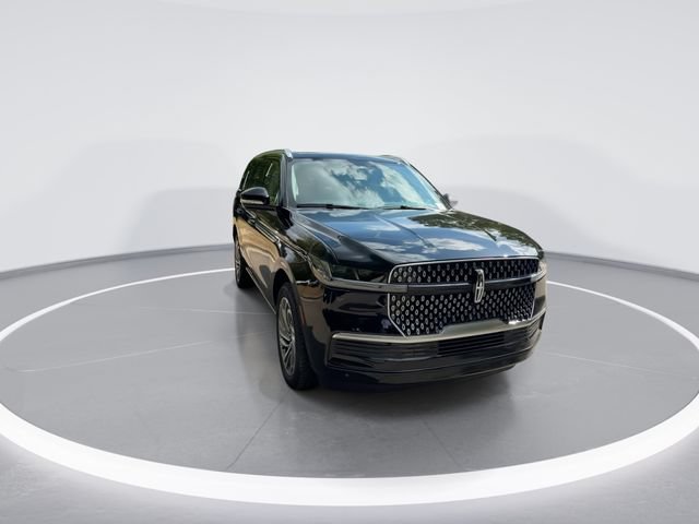 New 2026 Lincoln Navigator Reserve AWD/4WD image 2
