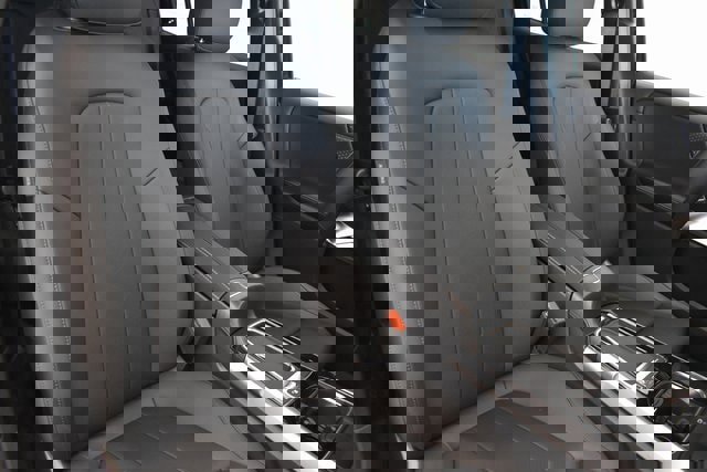 New 2025 Mercedes-Benz GLB 250 4MATIC image 5