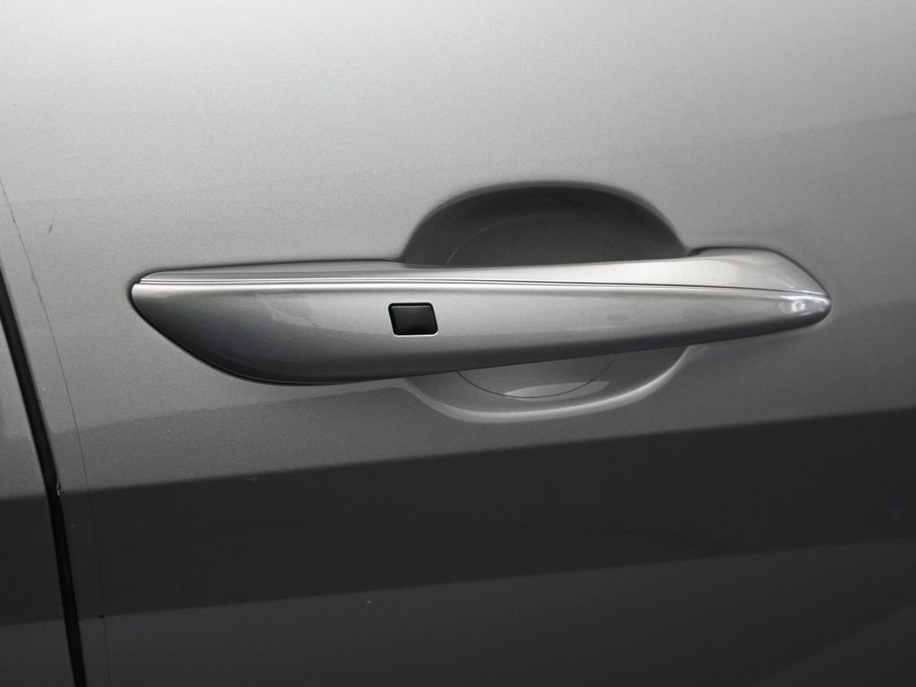 Used 2023 Hyundai Elantra SEL w/ Convenience Package image 38