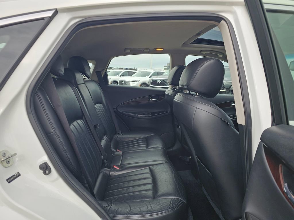 Used 2015 INFINITI QX50 Journey w/ Premium Package image 13