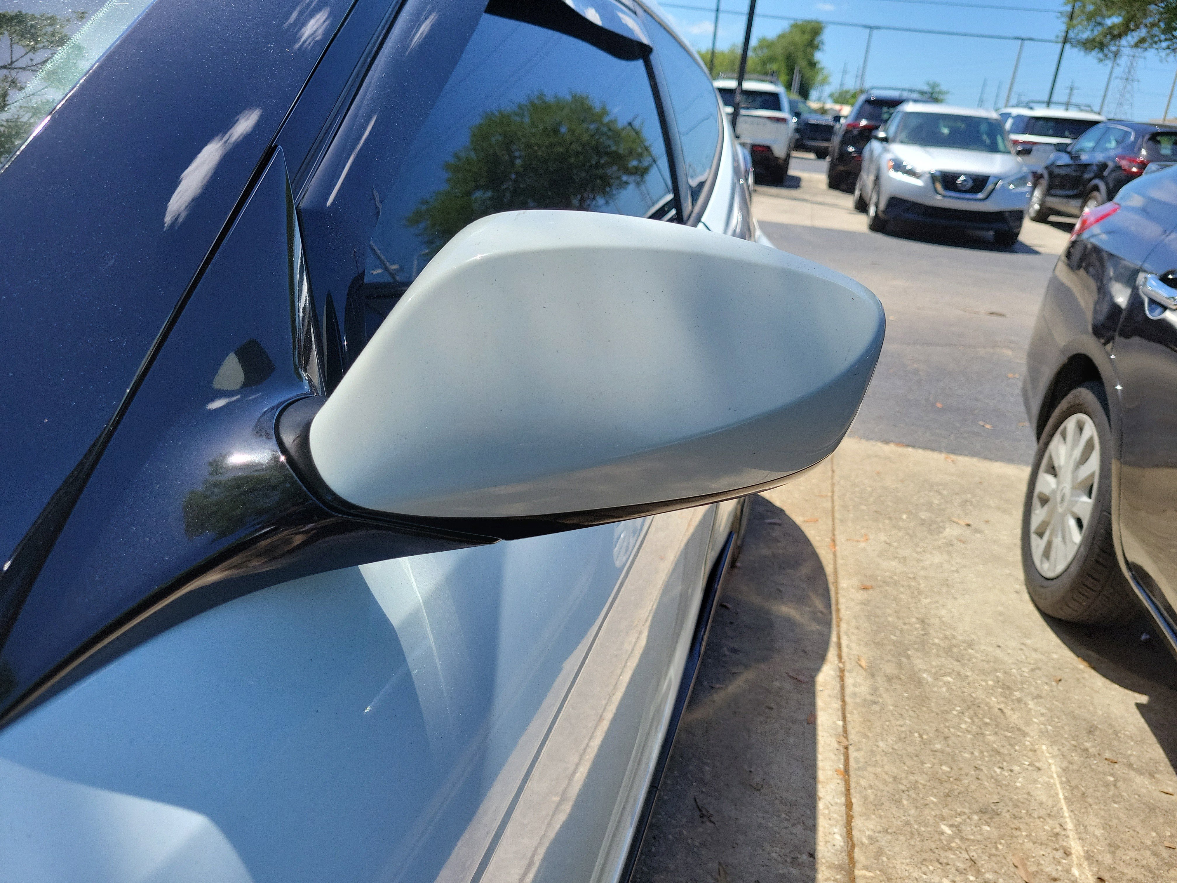 Used 2014 Hyundai Veloster w/ Technology Package 03 image 4