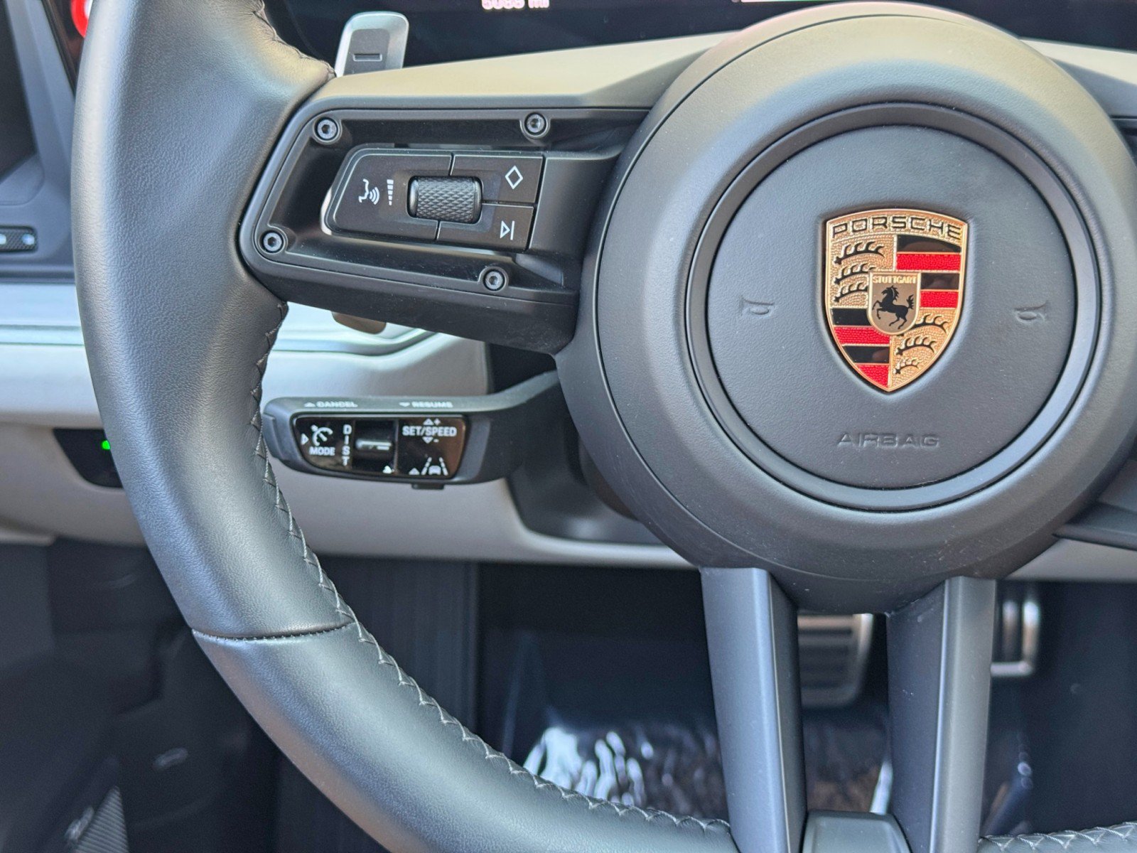 Used 2024 Porsche Cayenne Turbo AWD/4WD image 22