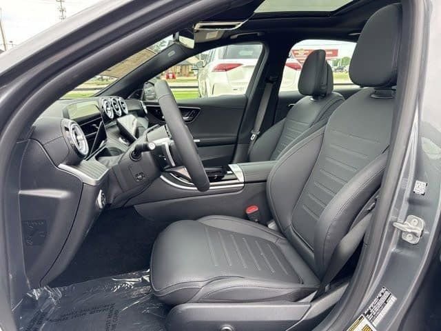 Used 2025 Mercedes-Benz C 300 4MATIC Sedan image 17