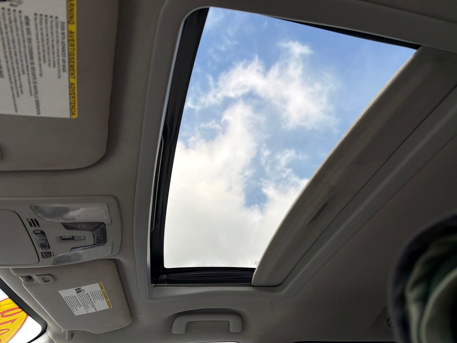 Used 2019 Toyota Sienna XLE FWD image 24
