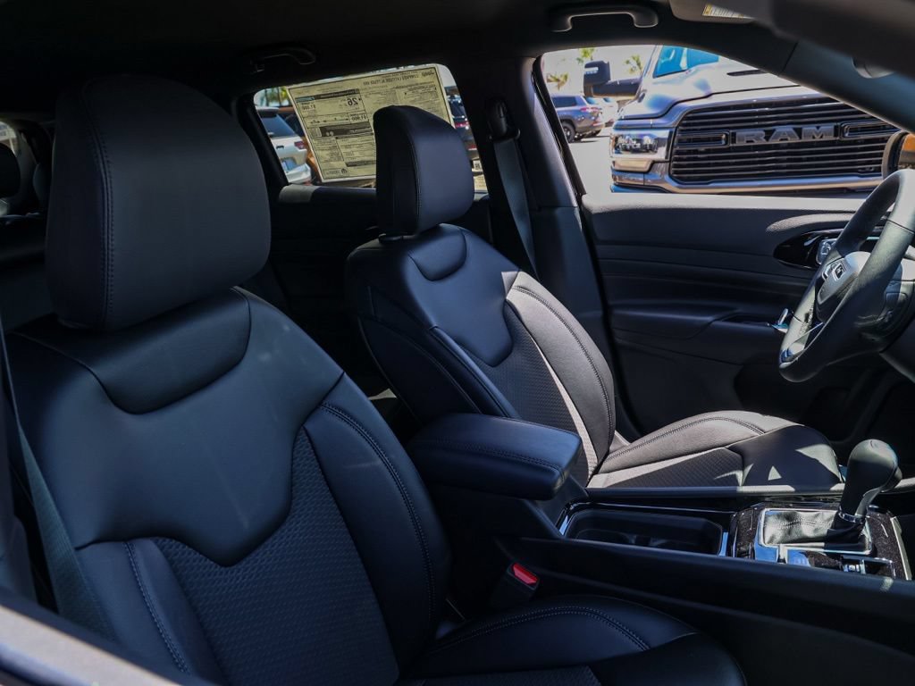 New 2026 Jeep Compass Latitude AWD/4WD image 21