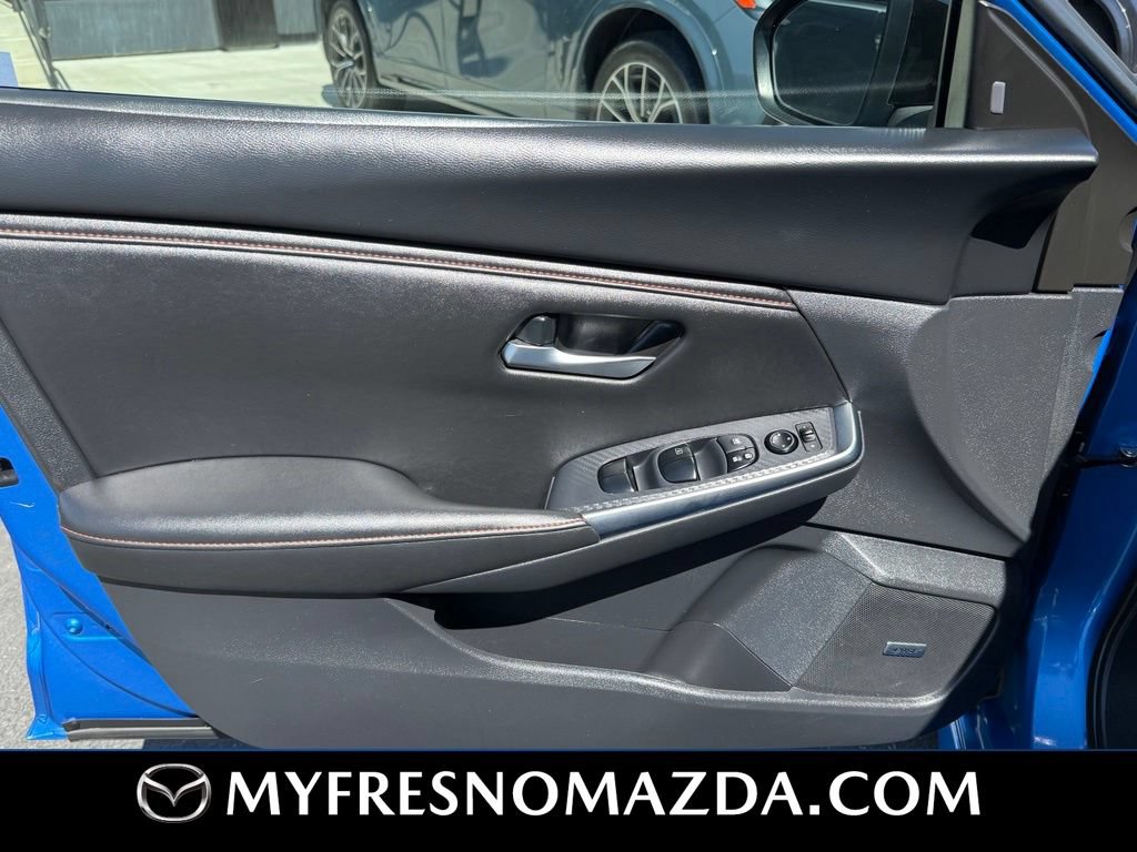 Used 2025 Nissan Sentra SR w/ SR Premium Package FWD image 31