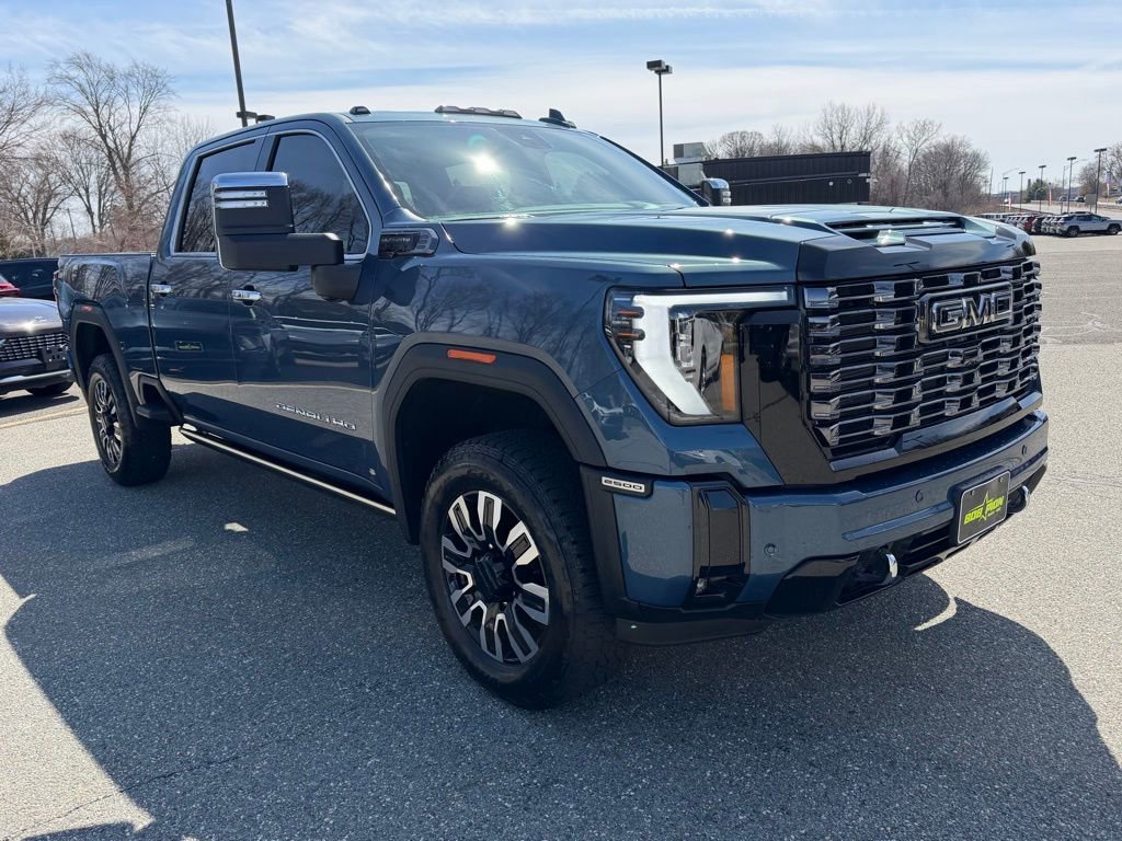 Used 2025 GMC Sierra 2500 Denali Ultimate image 6