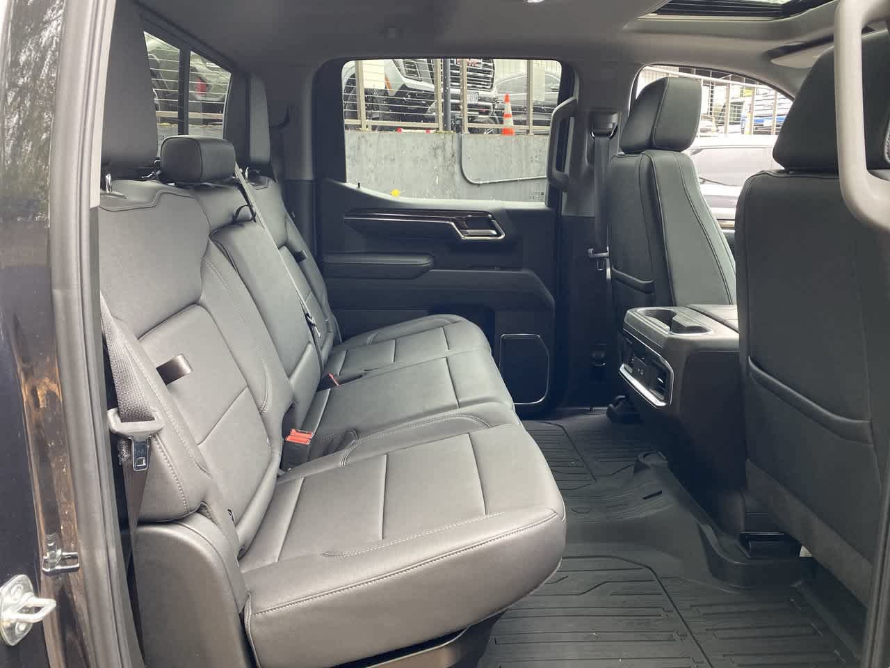 Used 2025 GMC Sierra 1500 Elevation w/ Elevation Premium Package AWD/4WD image 16