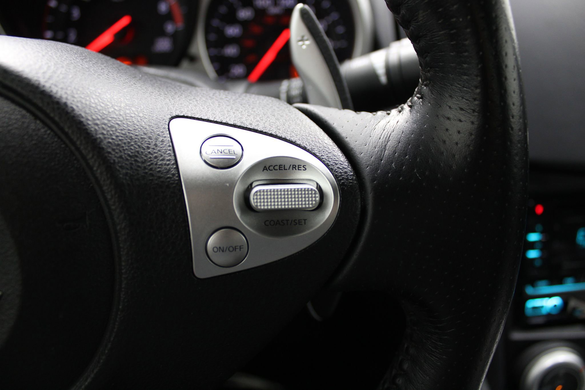 Used 2012 Nissan 370Z Roadster RWD image 30
