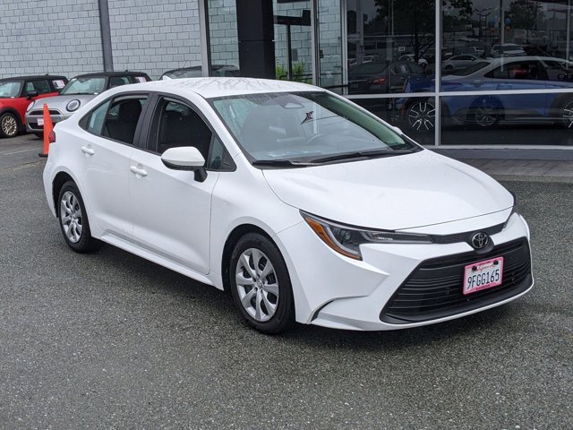 Used 2023 Toyota Corolla LE FWD image 3