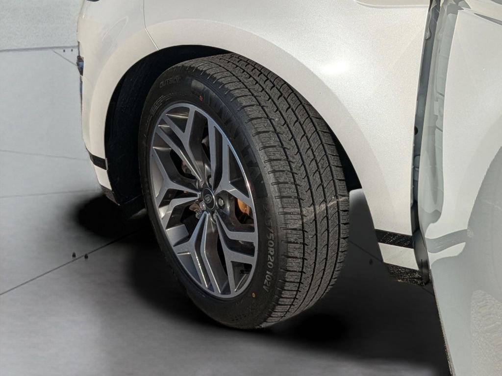 Used 2023 Land Rover Range Rover Evoque R-Dynamic SE image 34
