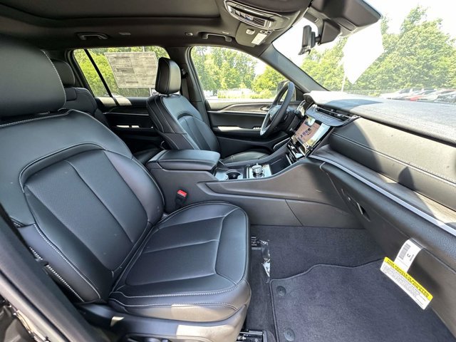 New 2026 Jeep Grand Cherokee L Limited w/ Luxury Tech Group II AWD/4WD image 21