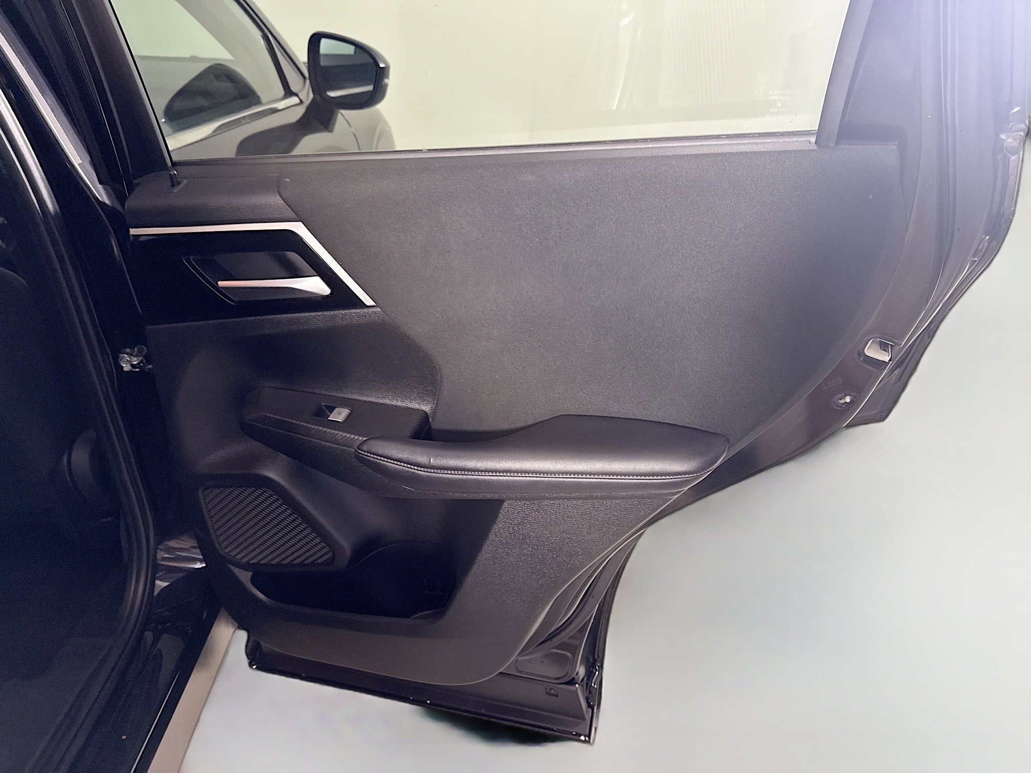 Used 2024 Mitsubishi Outlander ES image 28