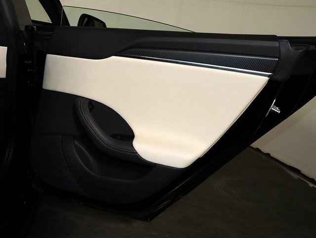 Used 2023 Tesla Model S Plaid image 31