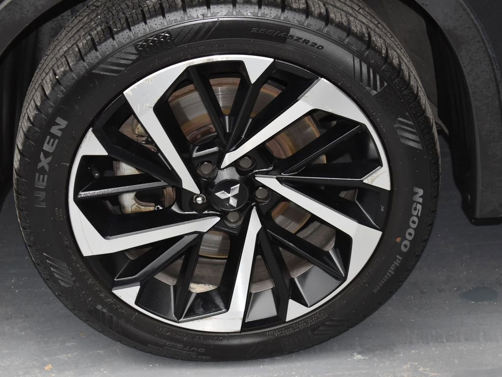 Used 2023 Mitsubishi Outlander SE image 12