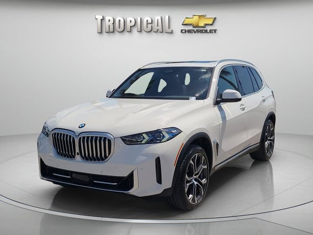 Used 2025 BMW X5 xDrive40i AWD/4WD image 1
