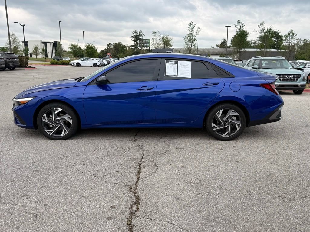 Used 2025 Hyundai Elantra Sport image 4