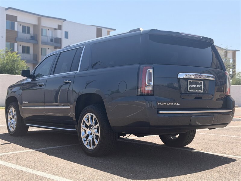 Used 2019 GMC Yukon XL Denali AWD/4WD image 6