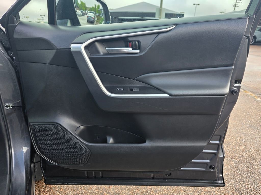 Used 2024 Toyota RAV4 XLE image 34
