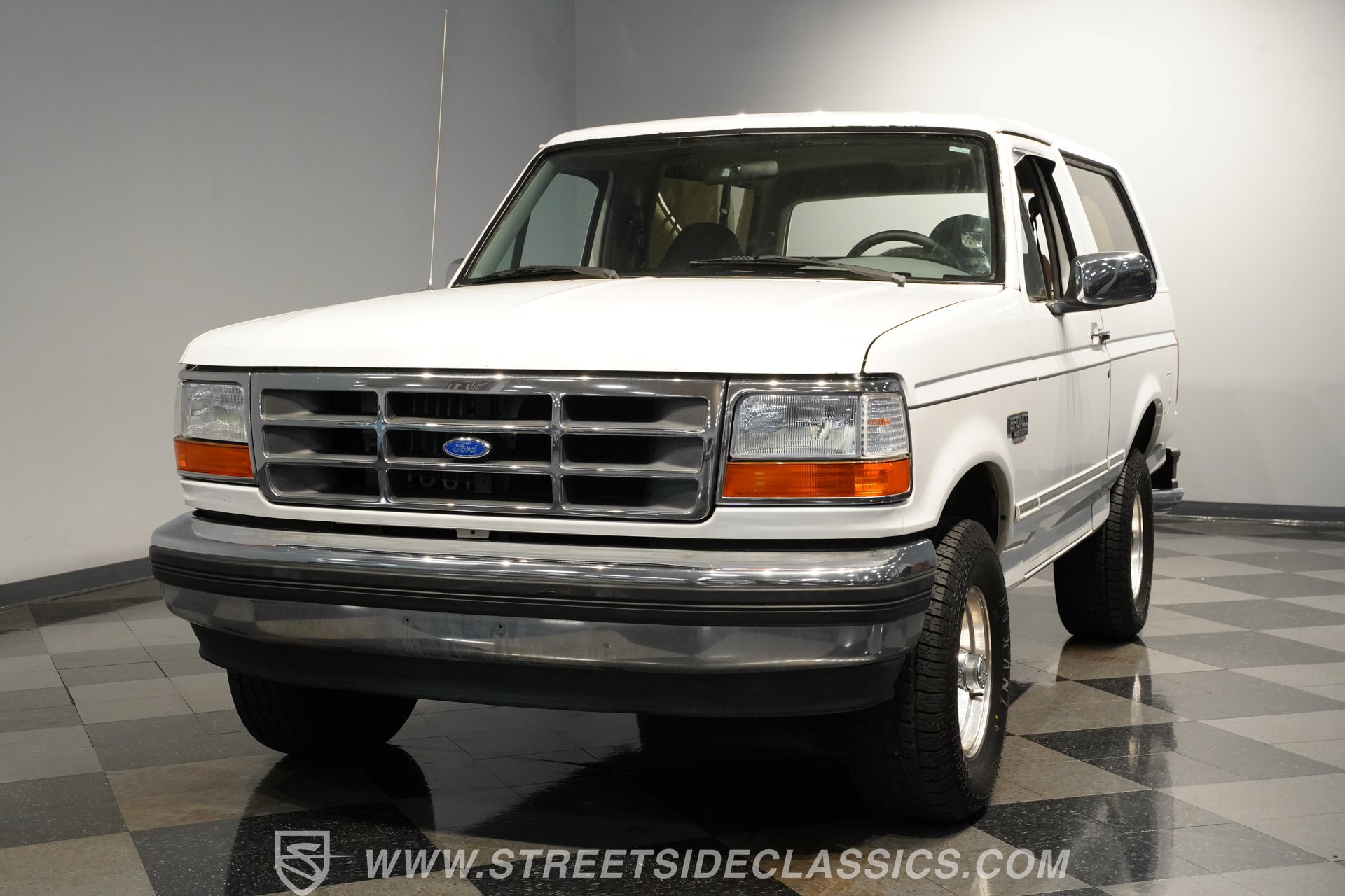 Used 1995 Ford Bronco XLT AWD/4WD image 19
