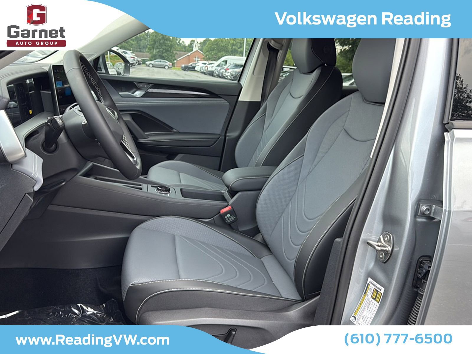 New 2025 Volkswagen Tiguan SE image 13