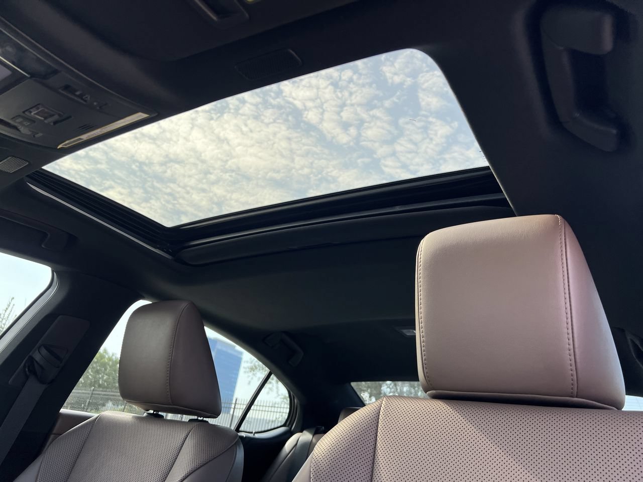 Used 2022 Lexus ES 350 w/ Premium Package FWD image 8
