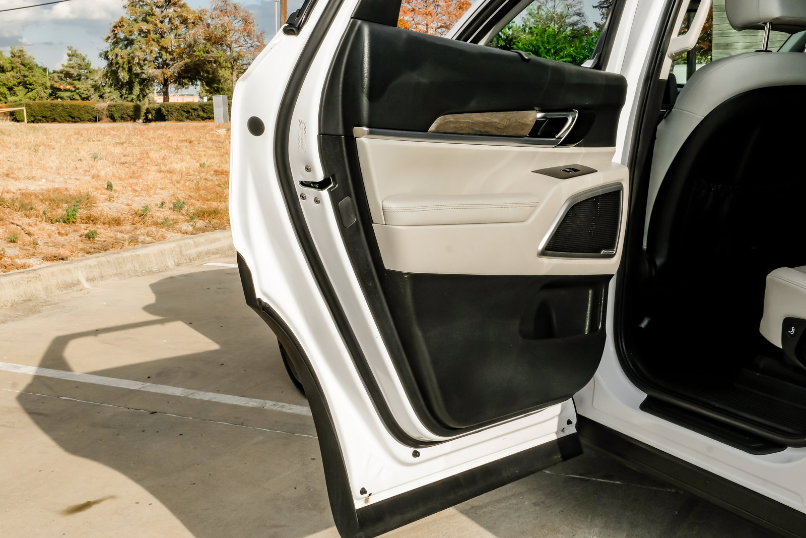Used 2022 Kia Telluride EX w/ EX Premium Package FWD image 48