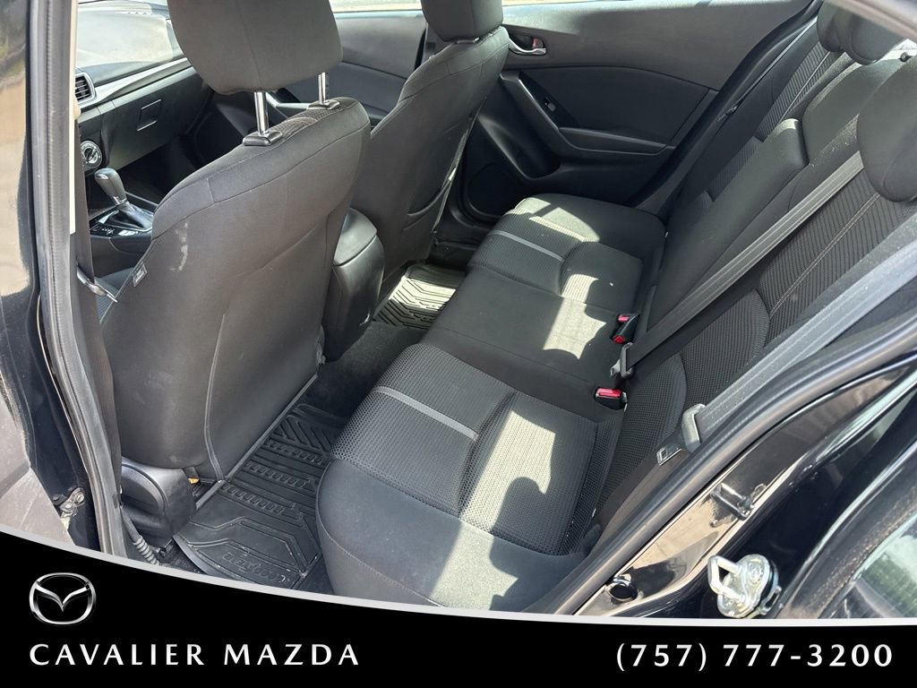 Used 2018 MAZDA MAZDA3 Sport w/ Preferred Equipment Package FWD image 11