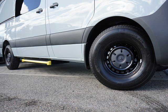 New 2026 Mercedes-Benz Sprinter 144 Cargo image 10