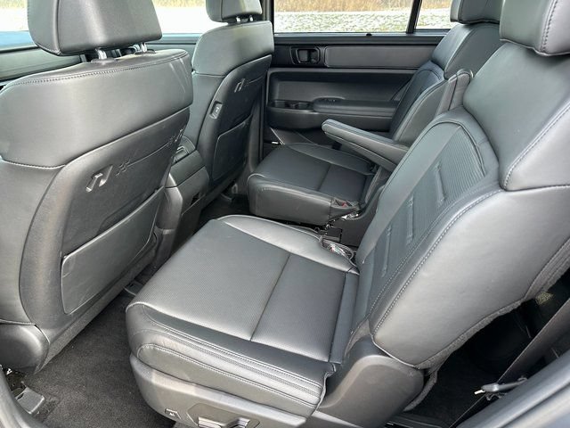 Used 2025 Hyundai Santa Fe Calligraphy AWD/4WD image 18