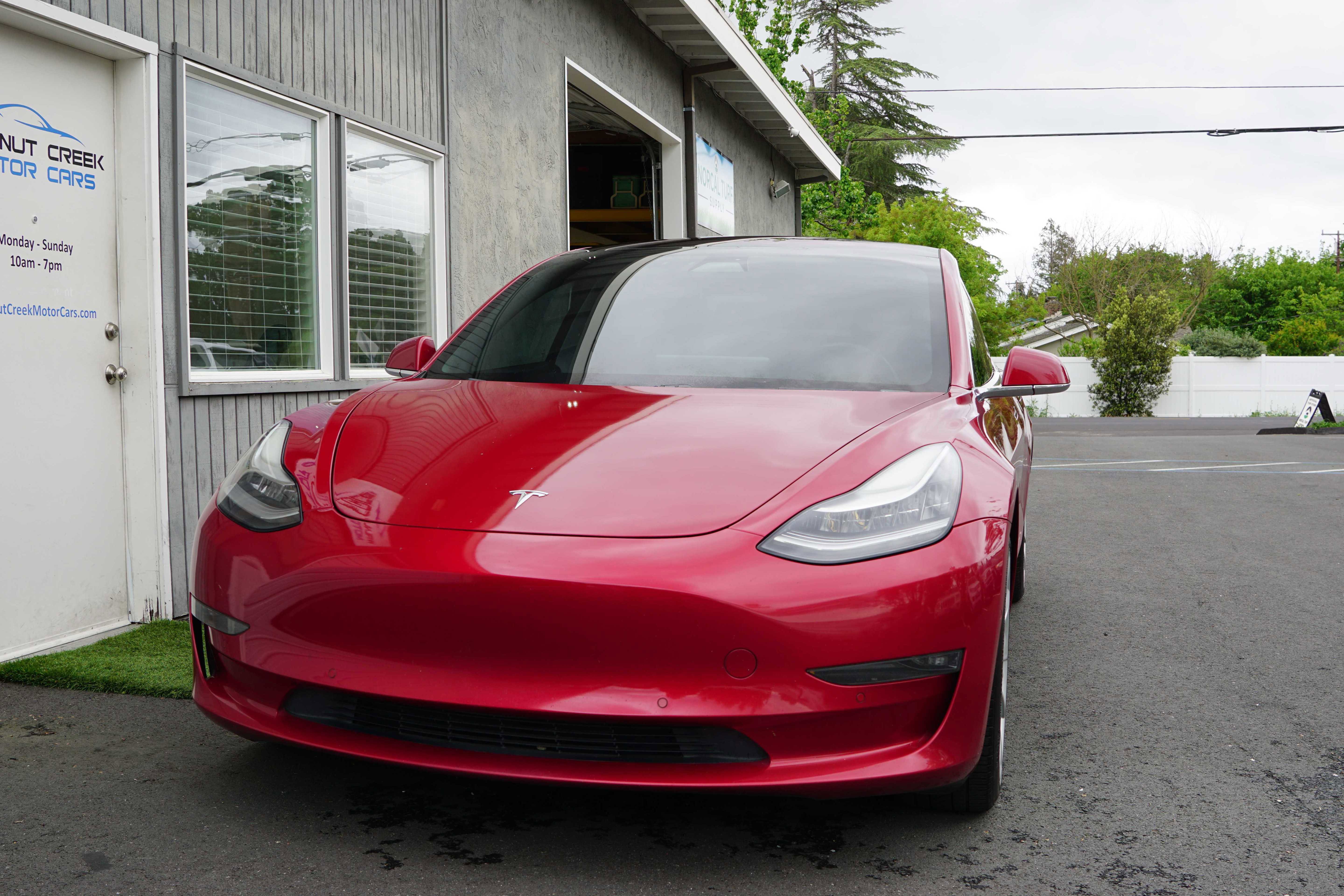 Used 2018 Tesla Model 3 Long Range image 2