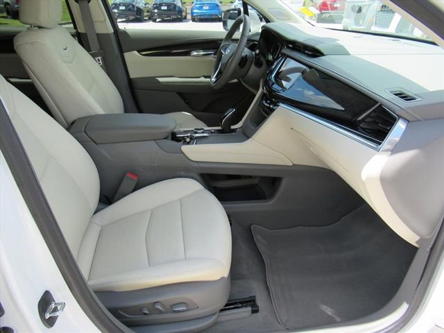 Certified 2023 Cadillac XT6 Premium Luxury image 11