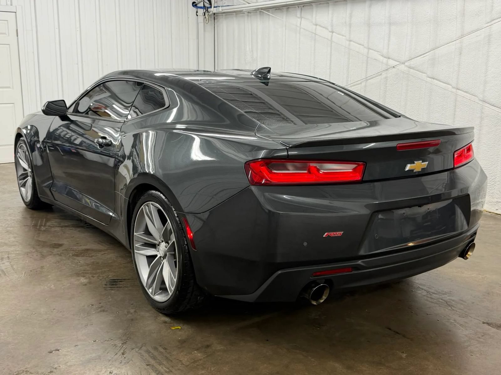 Used 2018 Chevrolet Camaro LT RWD image 6