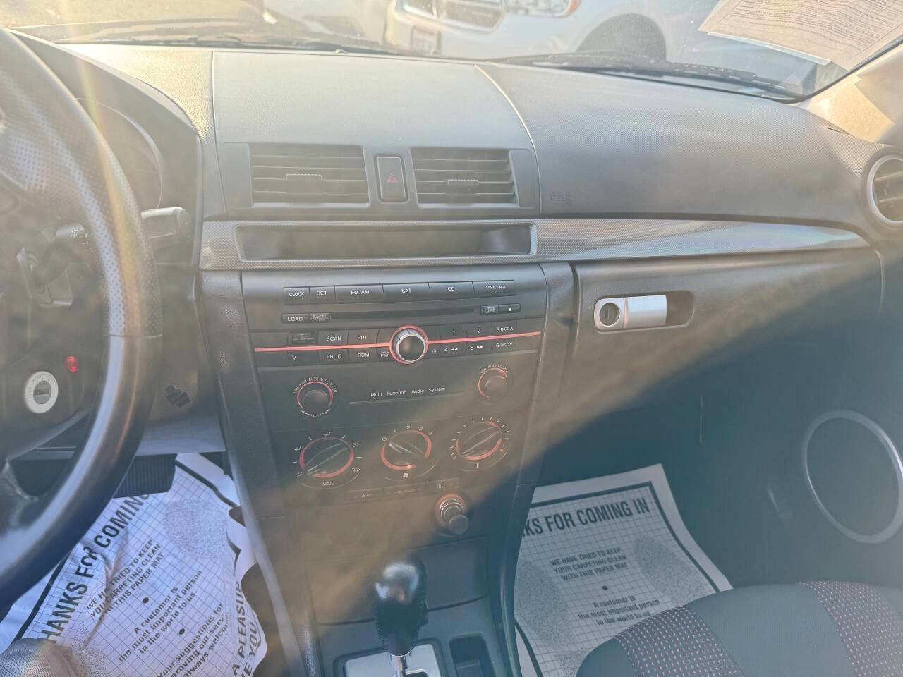 Used 2005 MAZDA MAZDA3 s w/ Moonroof & 6-CD Pkg image 13