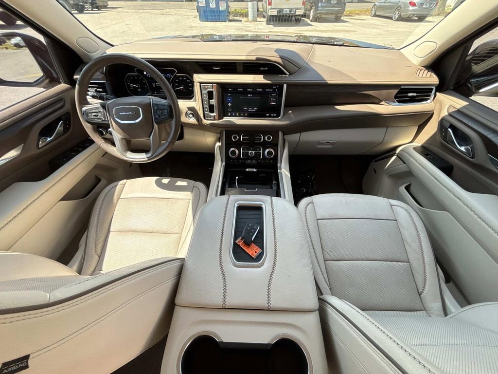 Used 2021 GMC Yukon Denali w/ Denali Premium Package image 15