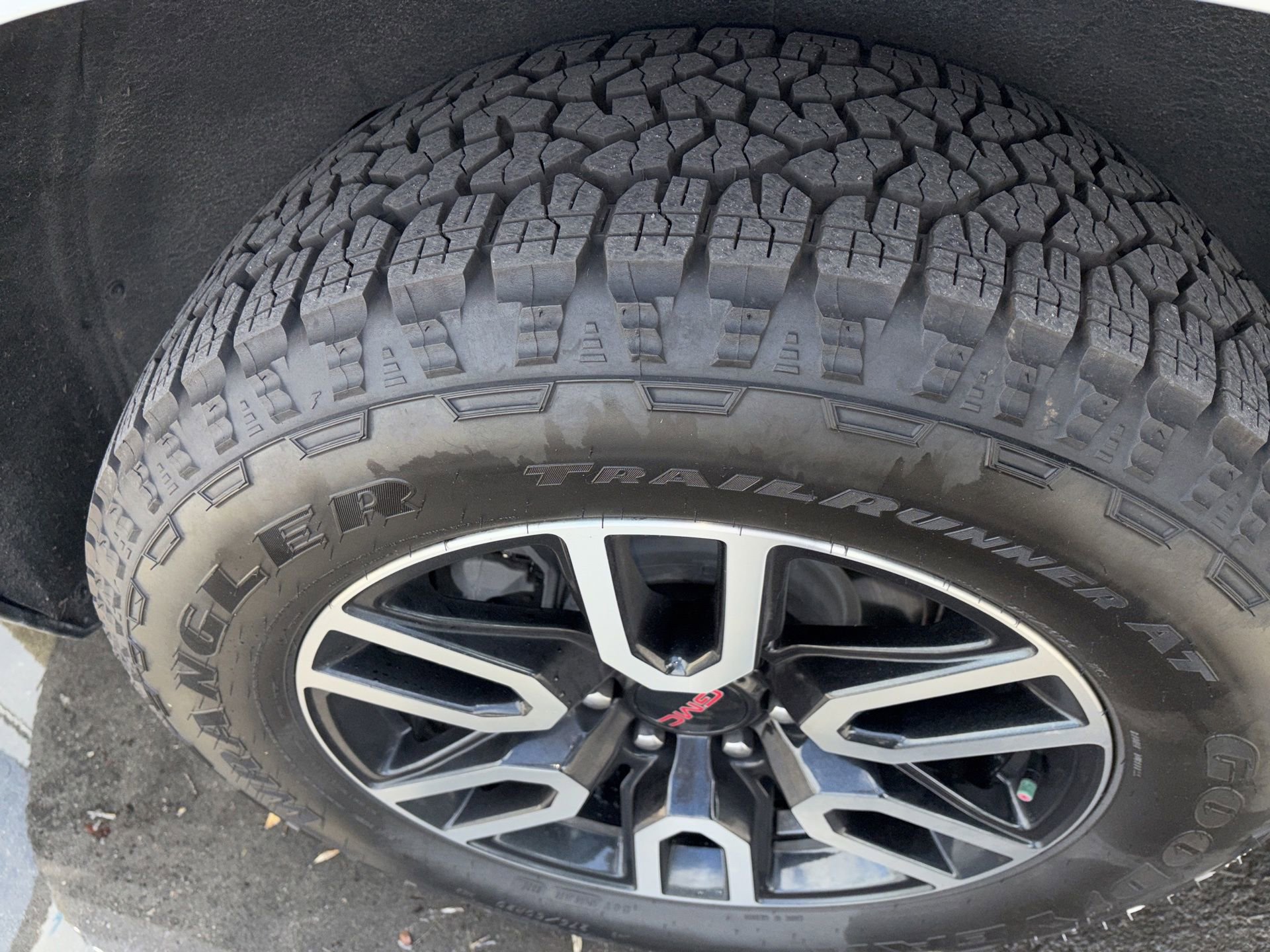 Used 2021 GMC Yukon AT4 w/ AT4 Premium Package image 14