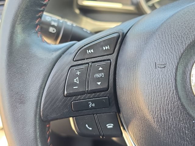 Used 2015 MAZDA MAZDA3 i Touring w/ Technology Package FWD image 20