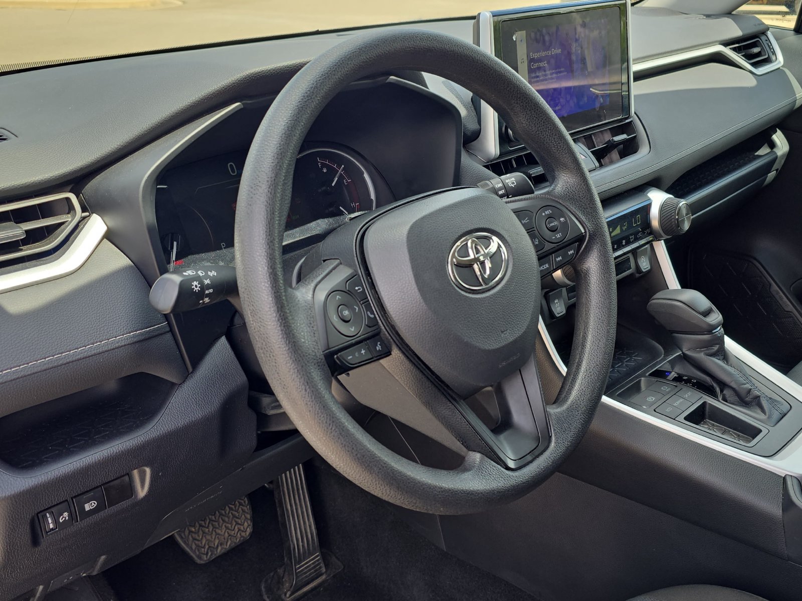 Used 2025 Toyota RAV4 XLE FWD image 13