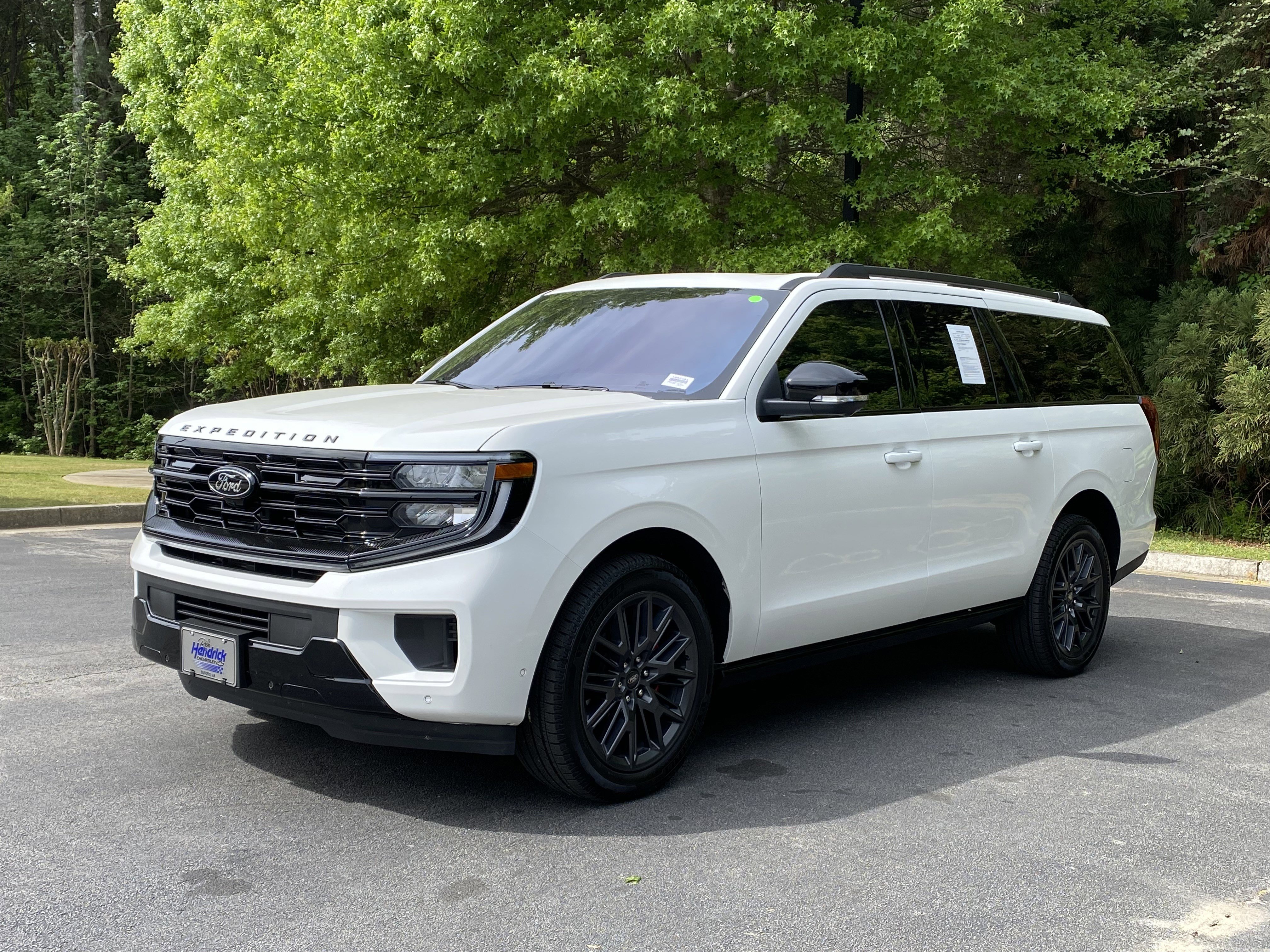 Used 2025 Ford Expedition Max Platinum w/ Stealth Performance Package AWD/4WD image 5